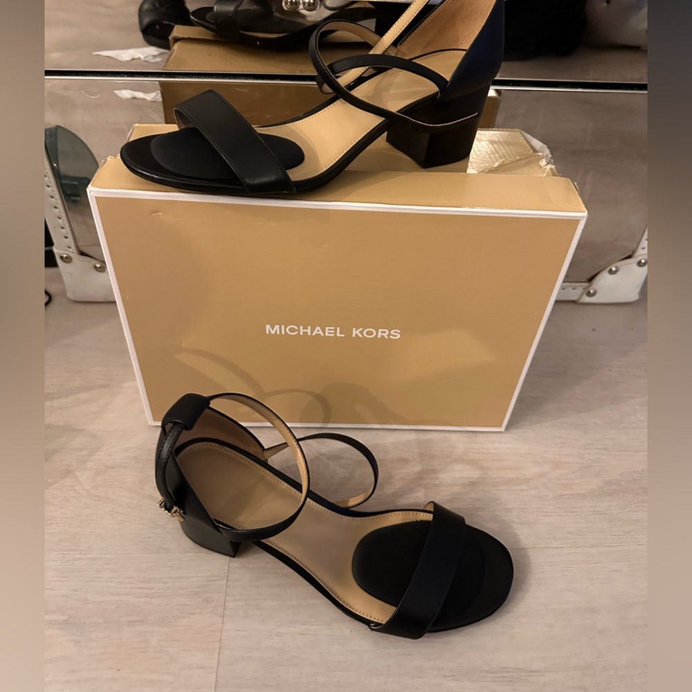 Kimberly Sandal Patent Michael Kors Black